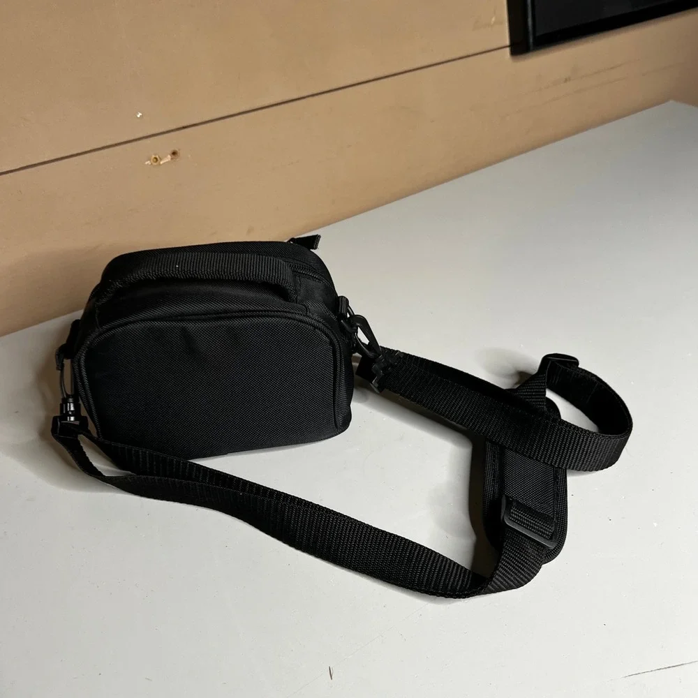 Sony Compact Camera‎ Bag Black Nylon Padded Carrying Case with Shoulder Strap